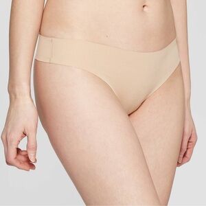 Women's Invisible Edge Thong - Auden™ Pearl
Tan M